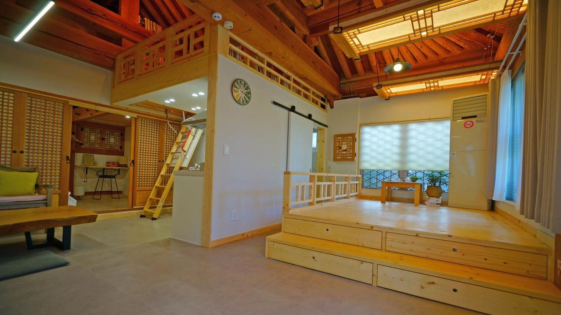 Sarangroo Hotel จอนจู ภายนอก รูปภาพ