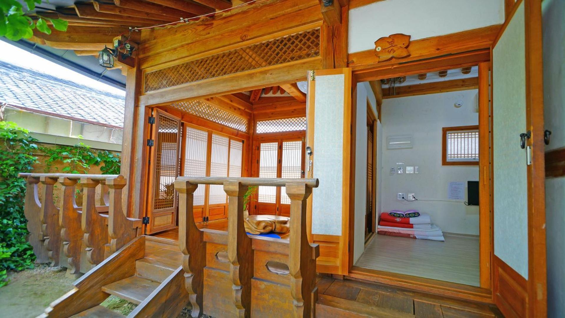 Sarangroo Hotel จอนจู ภายนอก รูปภาพ