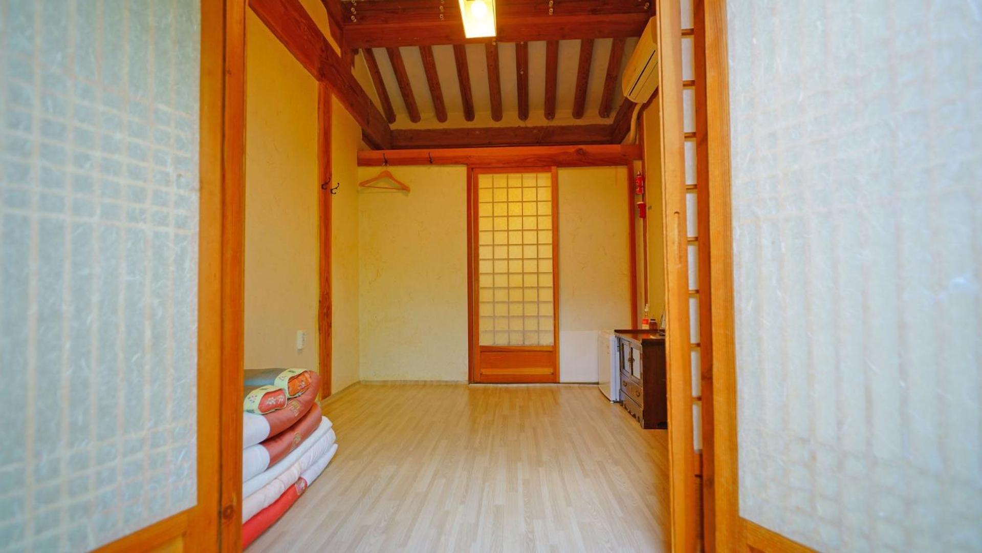 Sarangroo Hotel จอนจู ภายนอก รูปภาพ