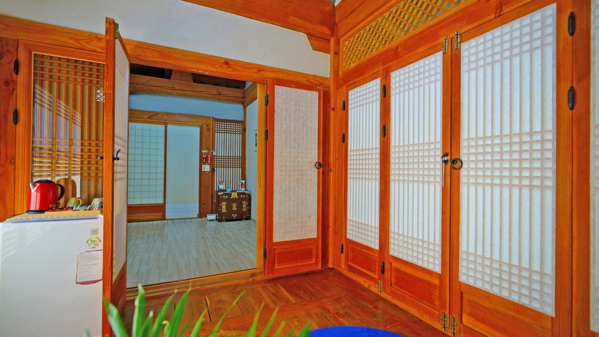 Sarangroo Hotel จอนจู ภายนอก รูปภาพ