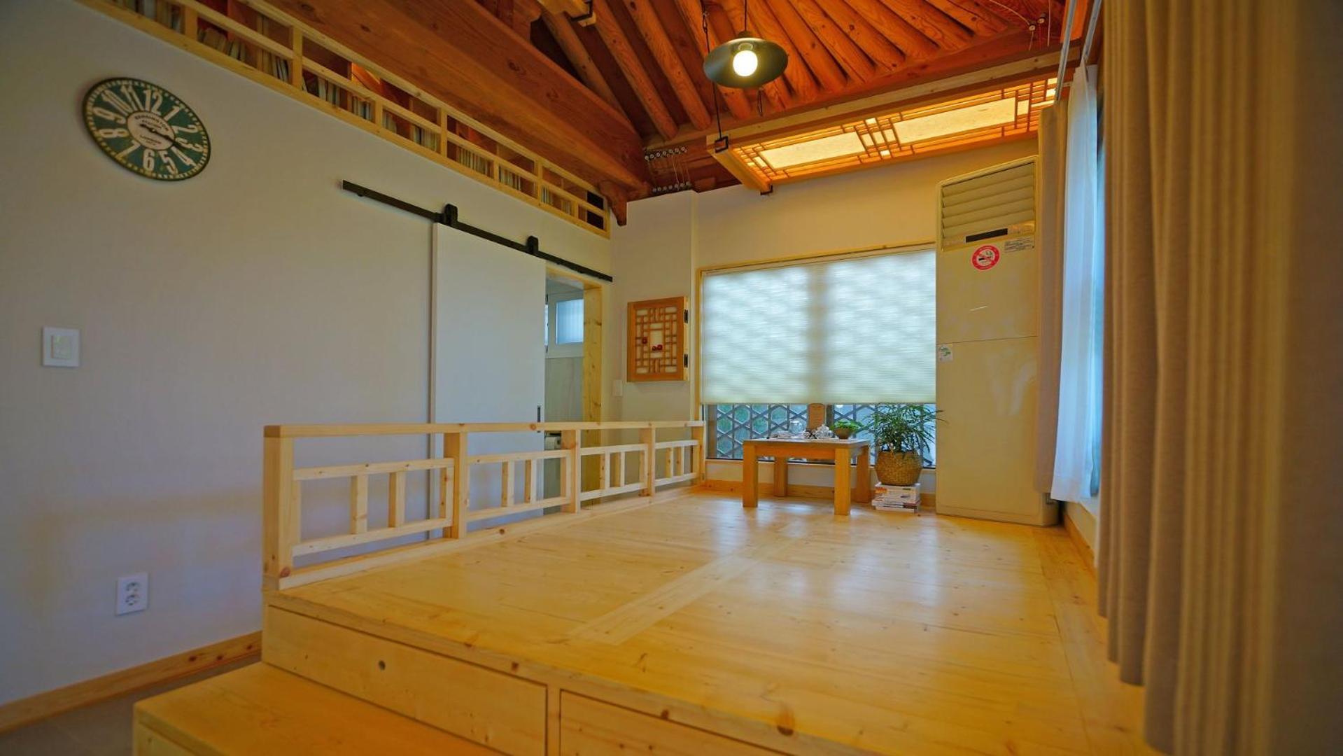 Sarangroo Hotel จอนจู ภายนอก รูปภาพ