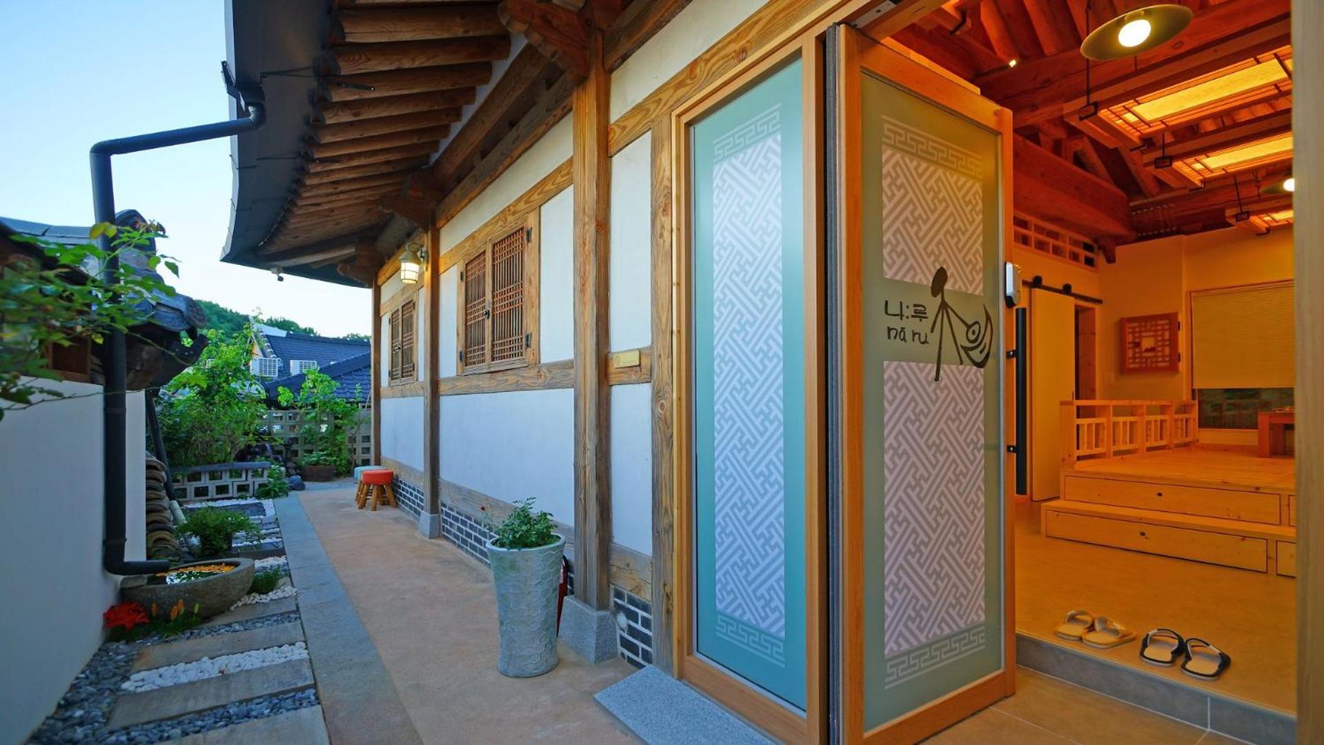 Sarangroo Hotel จอนจู ภายนอก รูปภาพ